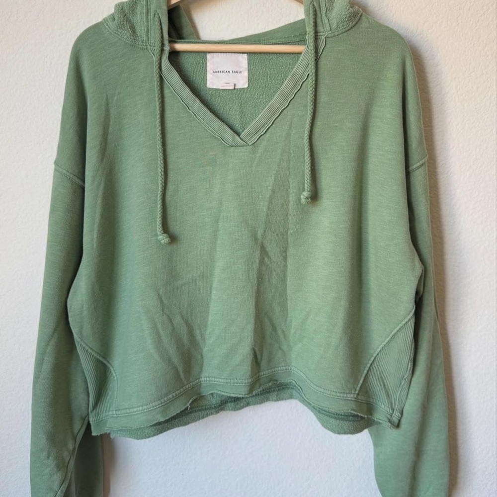 American Eagle Outfitters Sage/ mint Green V-Neck Hoodie